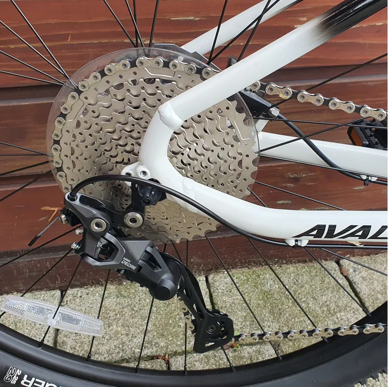2021 GT Avalanche Comp Mountain Bike in Black